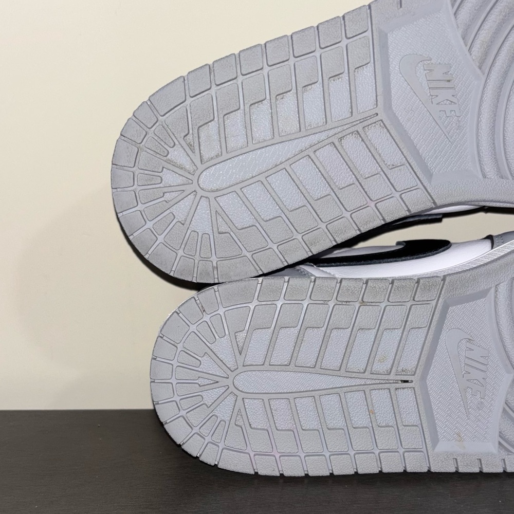 Jordan 1 Low Barons - men’s 11 (scuffs, general wear) - Picture 8 of 8